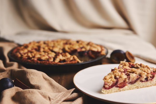 Prajitura cu prune si crumble crocant