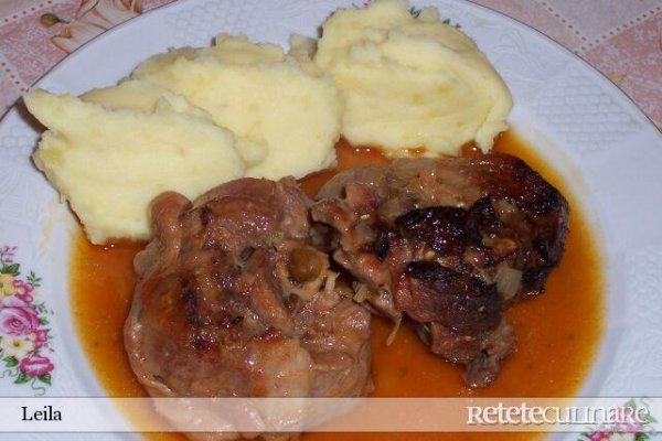 Pulpa de curcan la cuptor cu portocala si lamaie