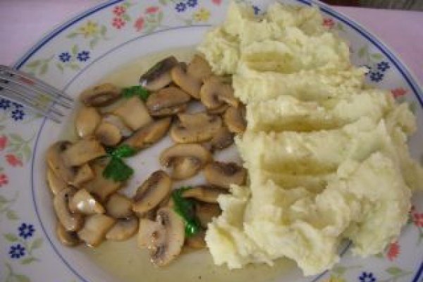 Ciuperci Inabusite in Unt