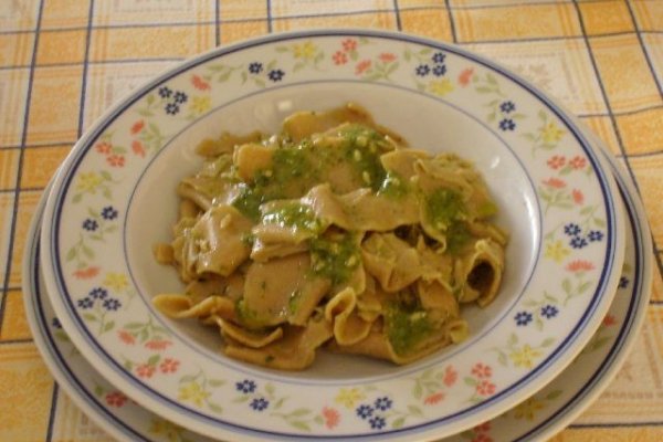 Picagge Matte ( Paste ) din Faina de Castane cu Sos Pesto