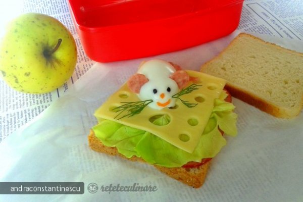 Sandvis `Soricelul vesel`