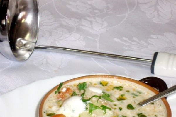 Ciorba de cartofi dreasa cu ou si smantana