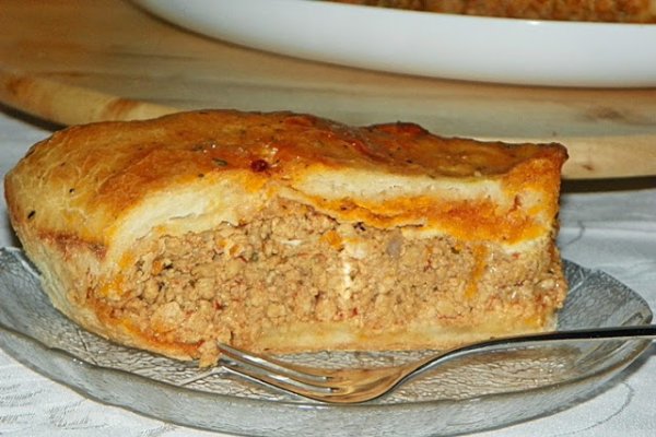 Placinta taraneasca cu carne de porc