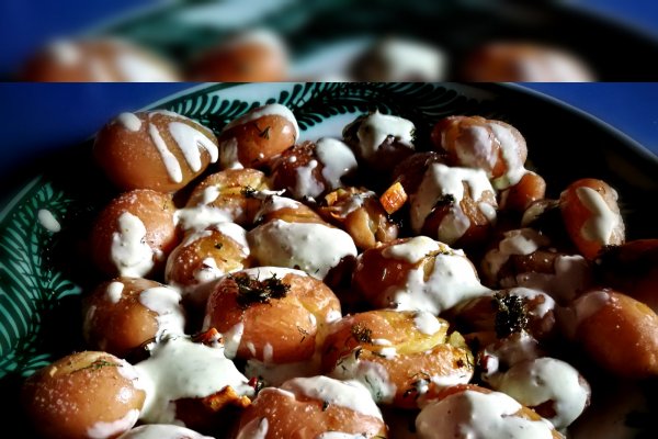 Cartofi noi striviti cu unt aromat si sos de mascarpone