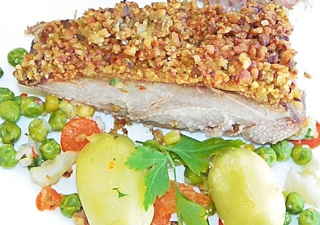 Friptura de porc in crusta de fistic si caju