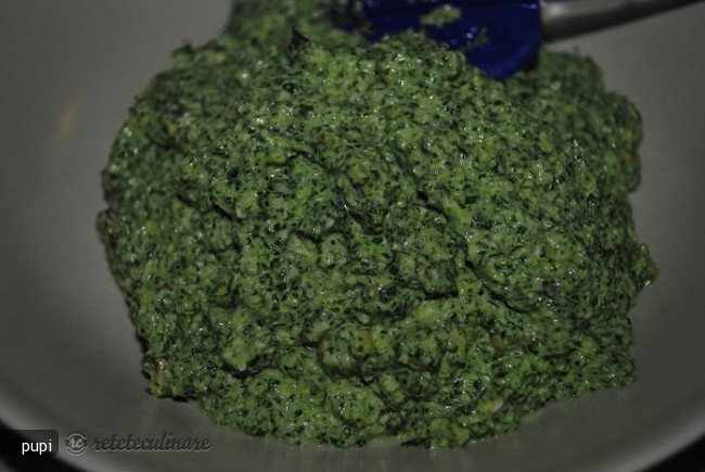 Pesto de Macris cu Patrunjel