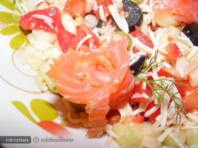 Salata cu Somon Afumat