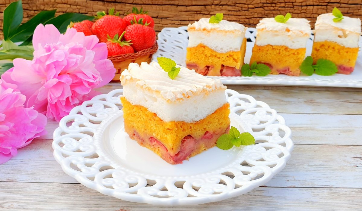 Prajitura cu capsuni si bezea