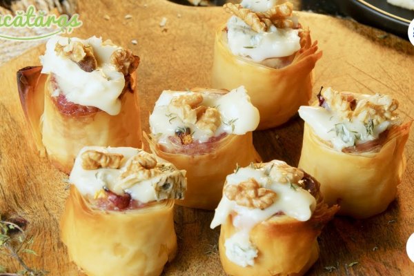 Rulouri cu nectarine și gorgonzola