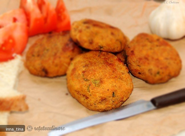 Chiftele de Paine Umplute cu Cascaval si Sunca