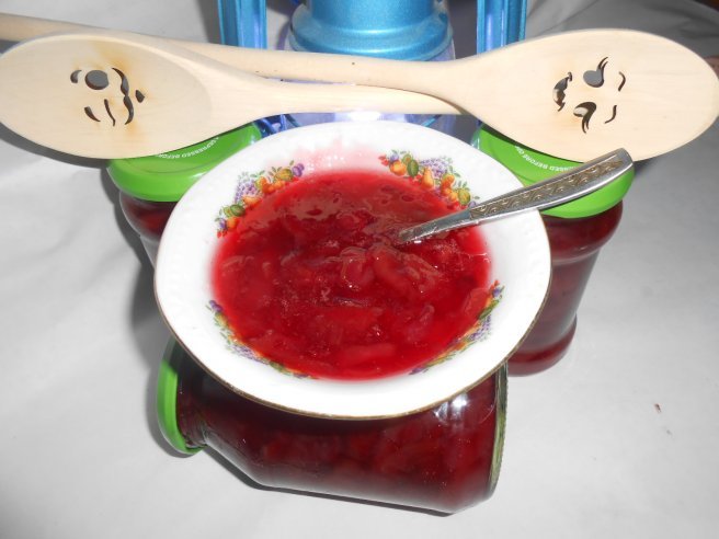 Gem din piersici rosii de gradina